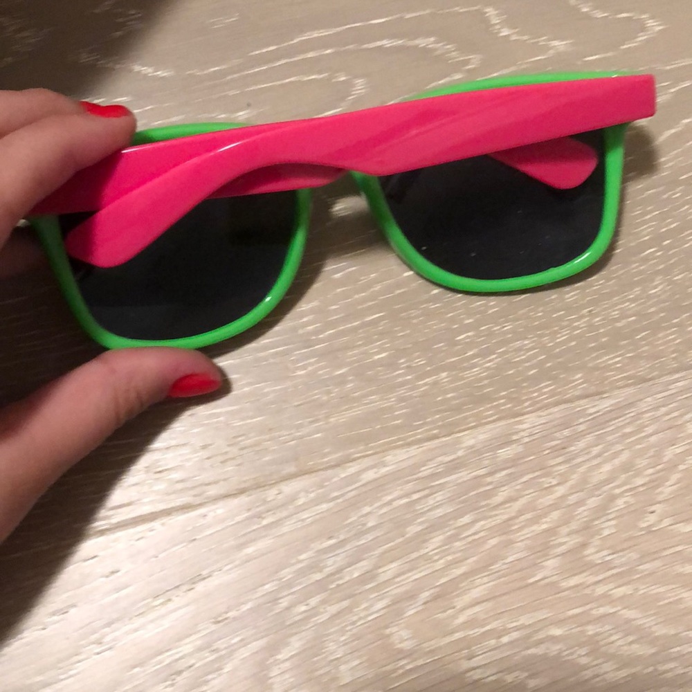 sunglasses - Picture 2 of 2